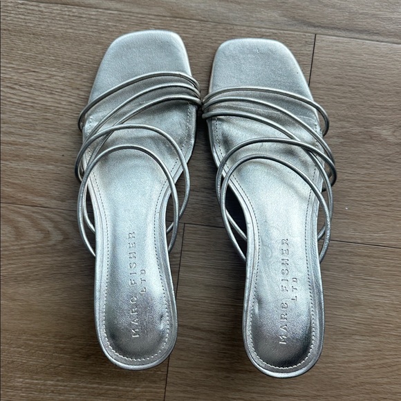 Marc Fisher Metallic Gold Slide Kitten Heel. NEVER worn! - Picture 1 of 3
